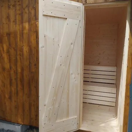 Roubenka Lucany 度假居 *