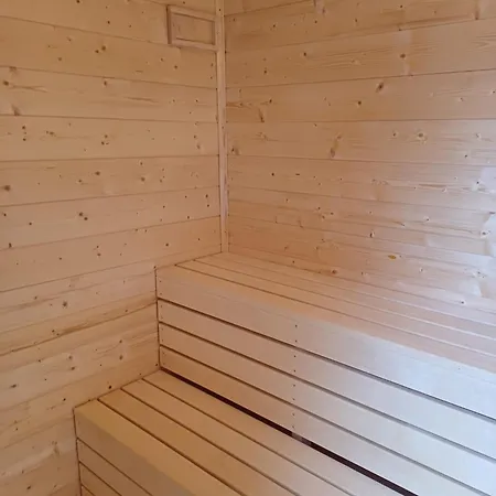 度假居 Roubenka Lucany *