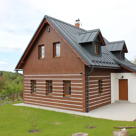 Roubenka Lucany 度假居 *